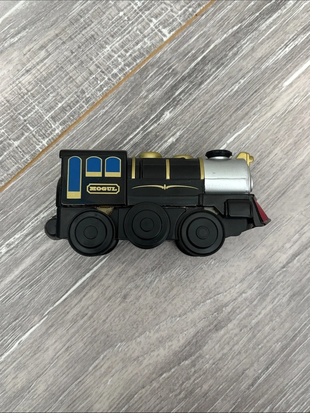 The Mogul - Battery Powered Engine by Lionel - Works!